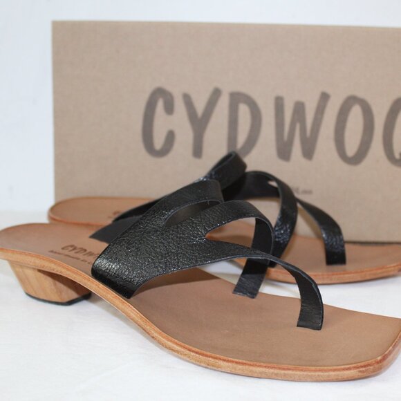 NWB CYDWOQ Cydney Mandel Cupertino Black Kitten Heel Sandals 40 - Picture 1 of 6
